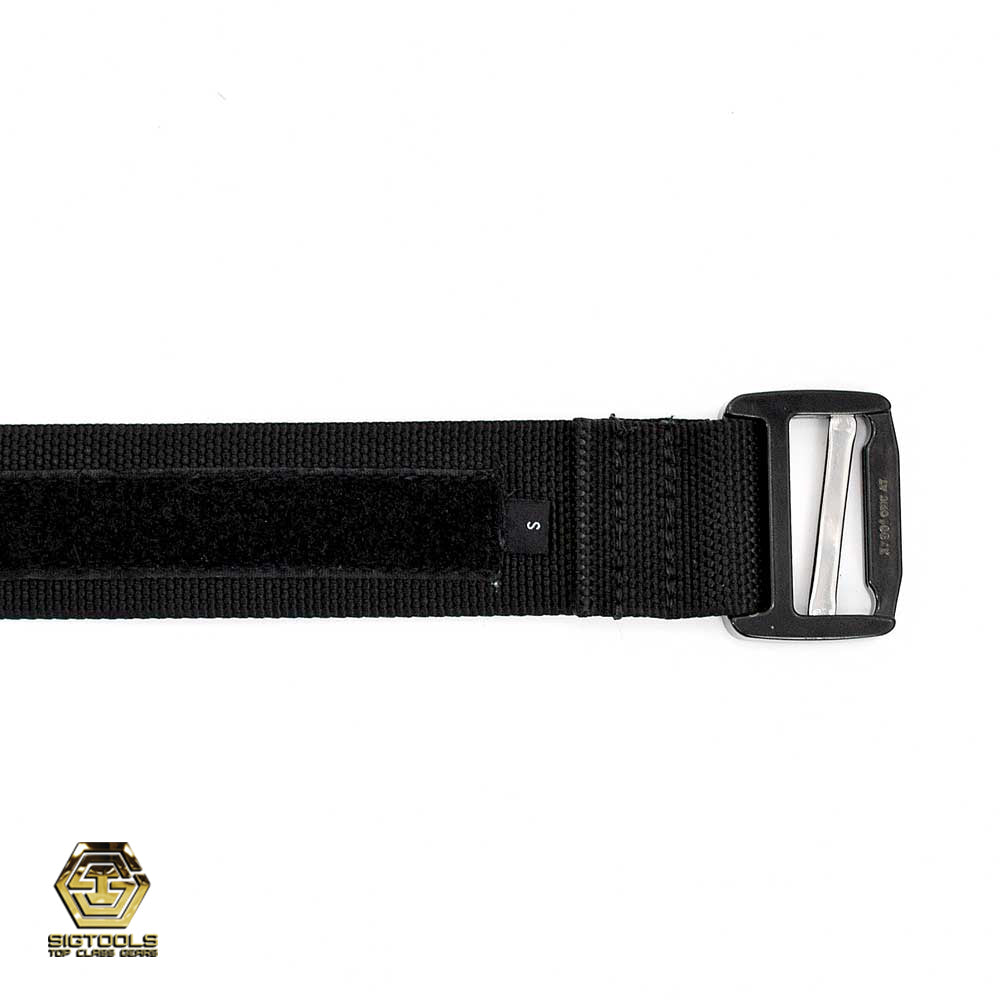 The back view of a Diamondback Cobra fashion belt showcasing the buckle mechanism and size details, highlighting the combination of style and practicality in a tool and accessory organiser.