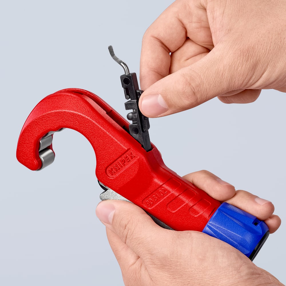 TubiX® Pipe Cutter with built-in deburring tool and quick replace system for cutting wheel.