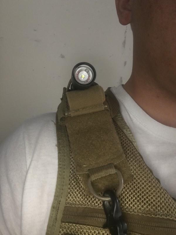 Shoulder Attach Mini Flashlight Leveler